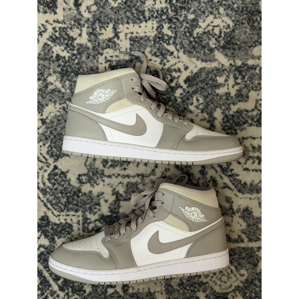 Nike Air Jordan 1 Mid Linen College Grey 554724-082 Mens Size 8 - Picture 8 of 10
